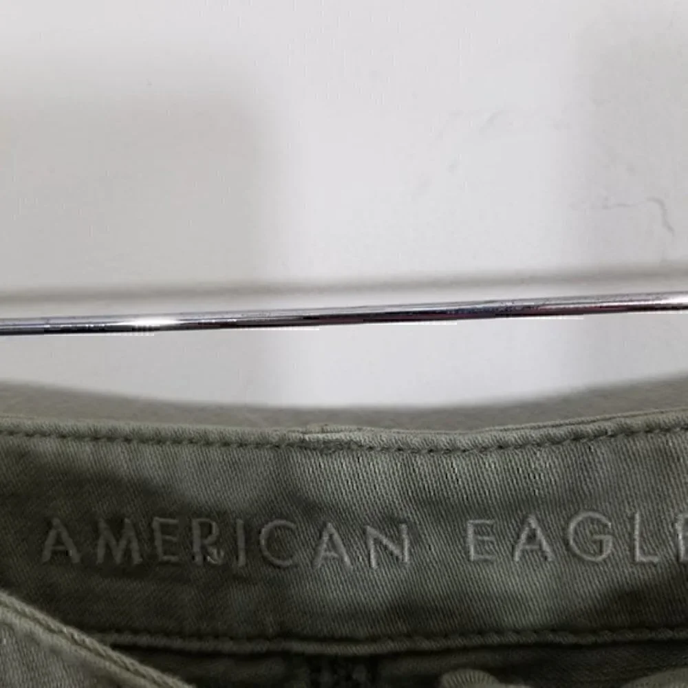 American Eagle Button Fly Raw Hem Short Size 4